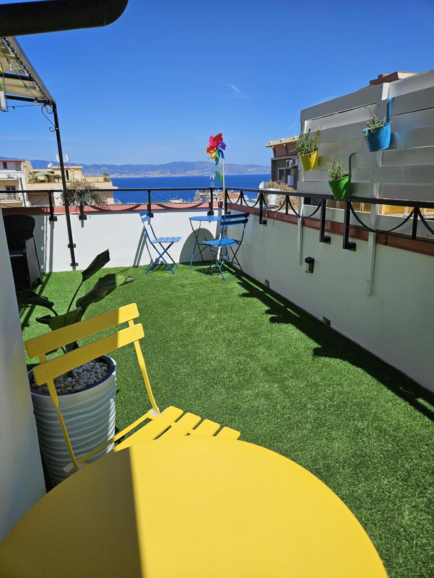 B&B Fuori Squadro - In Centro Con Terrazza Relax Vista Mare Reggio di Calabria Dış mekan fotoğraf