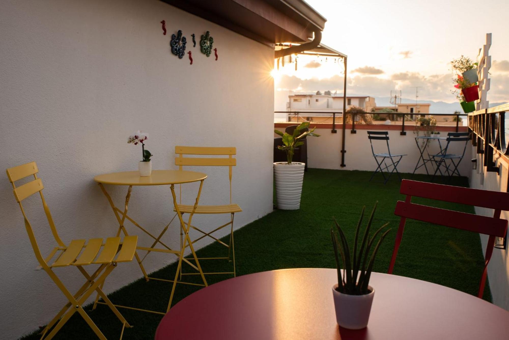 B&B Fuori Squadro - In Centro Con Terrazza Relax Vista Mare Reggio di Calabria Dış mekan fotoğraf