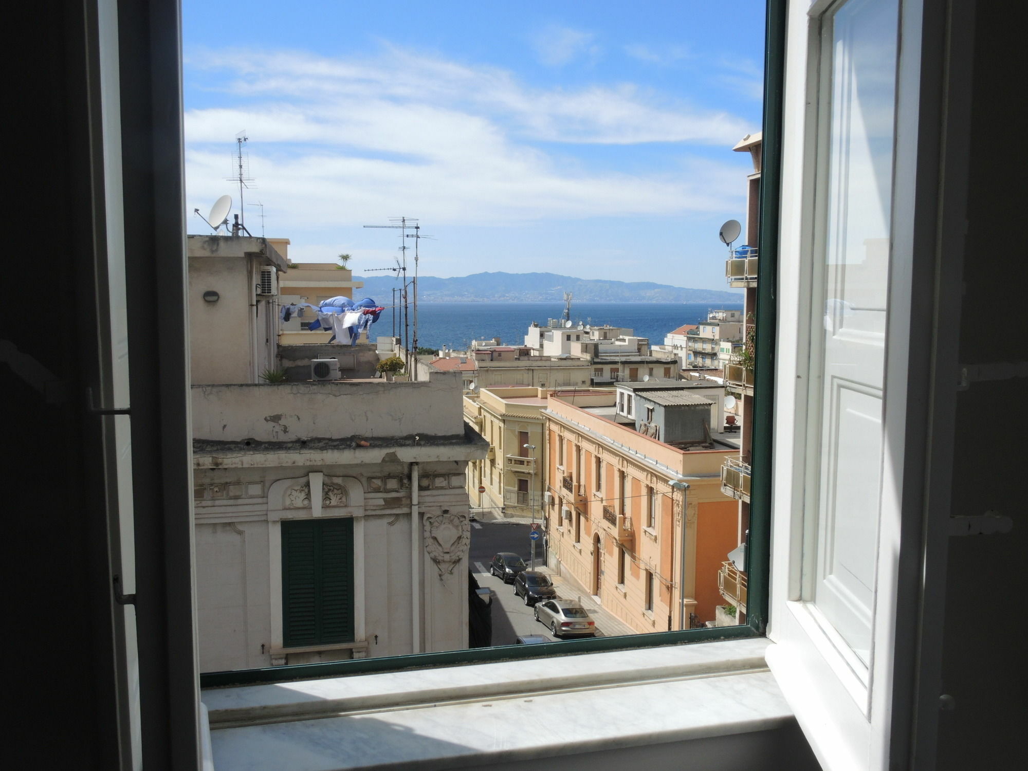 B&B Fuori Squadro - In Centro Con Terrazza Relax Vista Mare Reggio di Calabria Dış mekan fotoğraf
