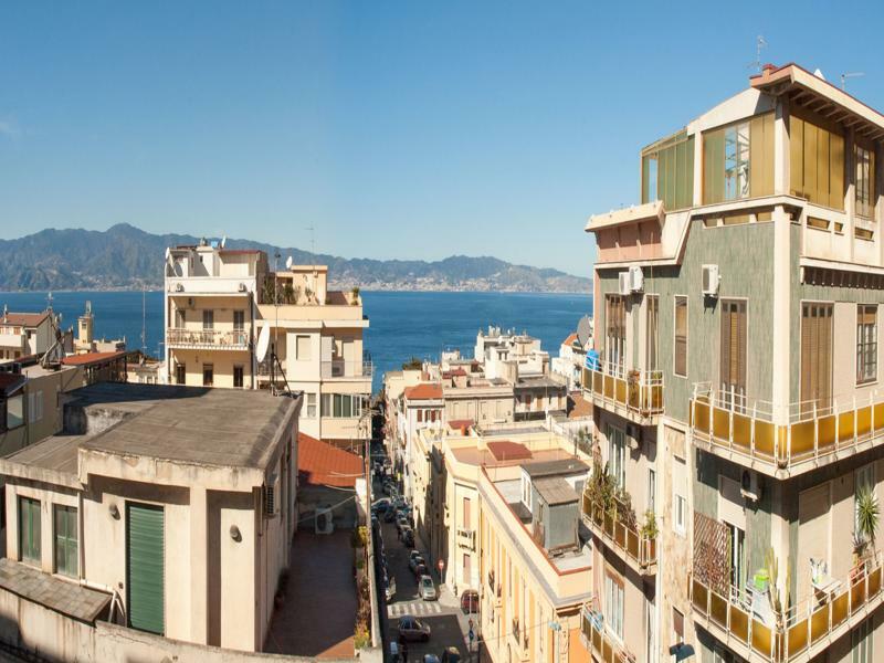 B&B Fuori Squadro - In Centro Con Terrazza Relax Vista Mare Reggio di Calabria Dış mekan fotoğraf