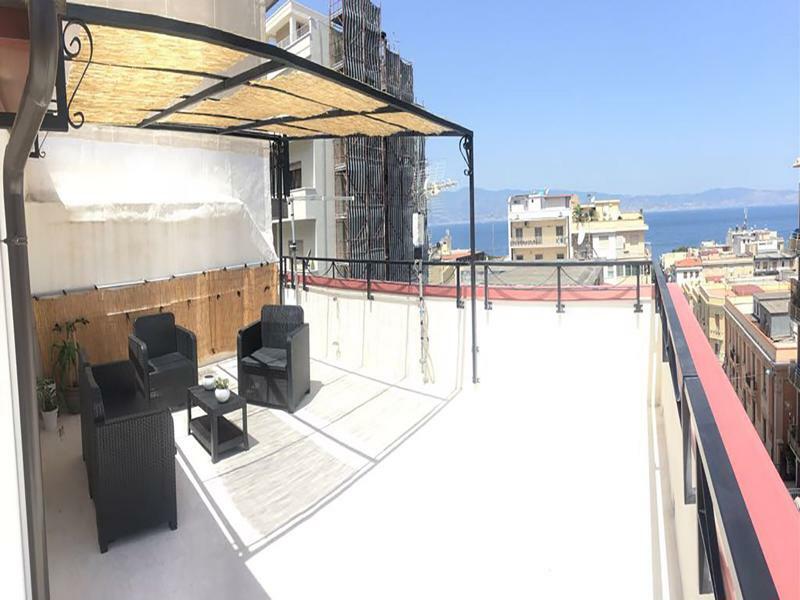 B&B Fuori Squadro - In Centro Con Terrazza Relax Vista Mare Reggio di Calabria Dış mekan fotoğraf