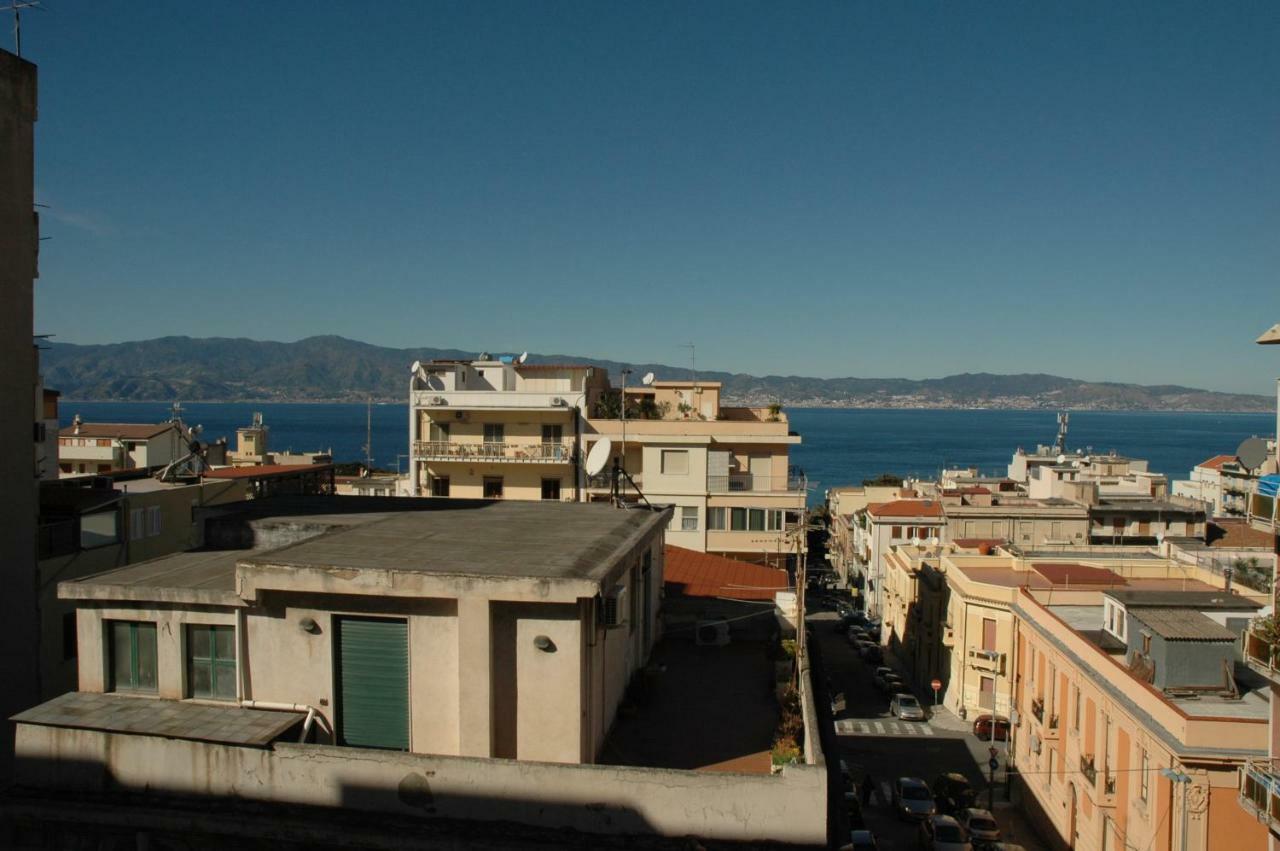 B&B Fuori Squadro - In Centro Con Terrazza Relax Vista Mare Reggio di Calabria Dış mekan fotoğraf